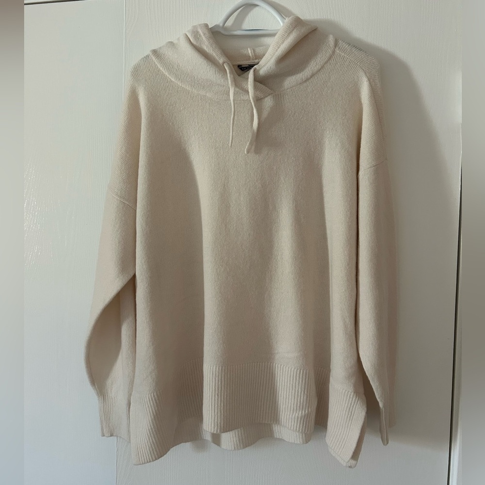 NWOT Victoria’s Secret lightweight hooded sweater